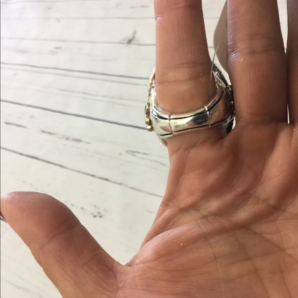 Stretch Cross Fashion Ring - Picture 4 of 5